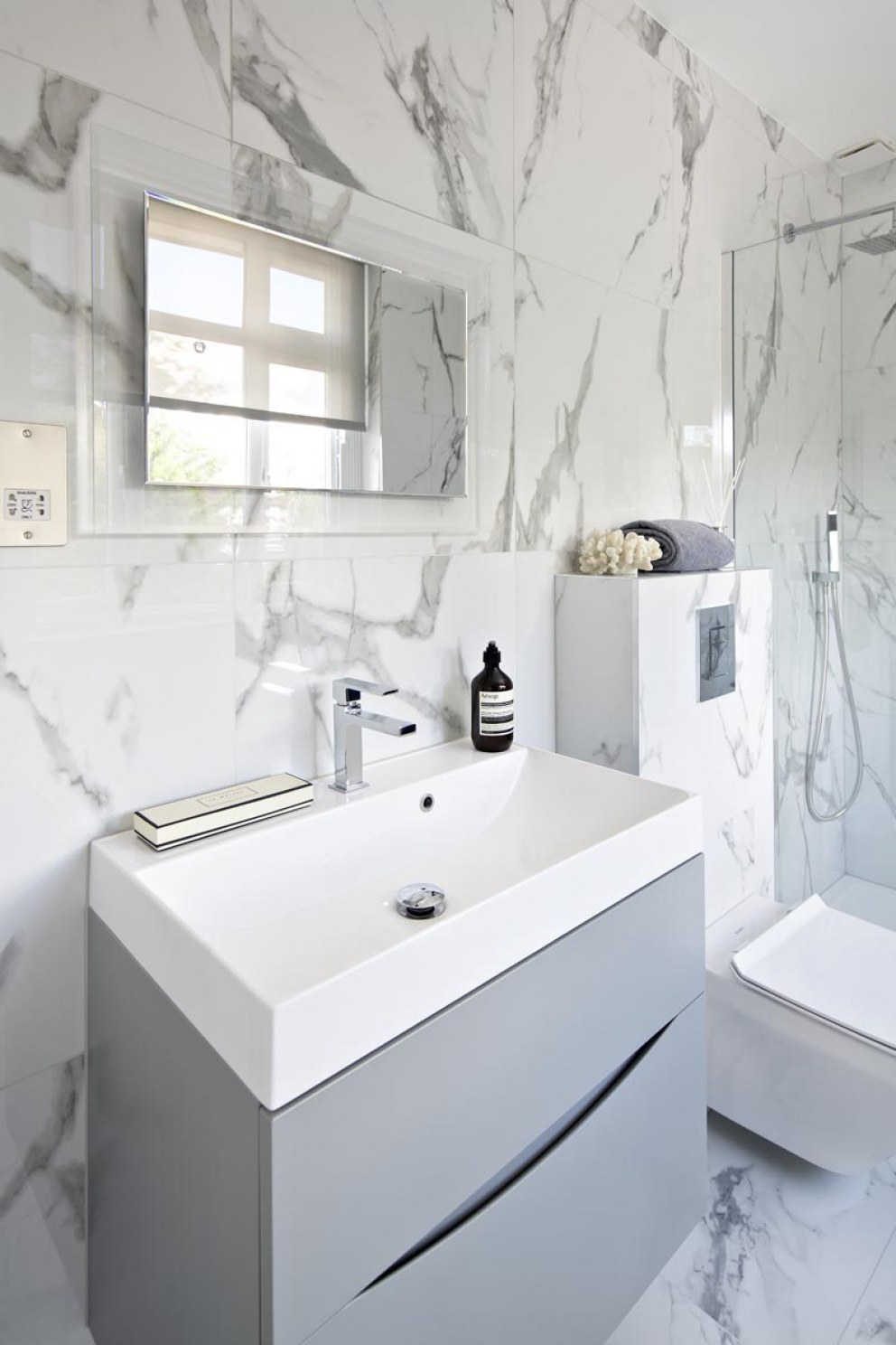 Kensington luxury family home | Master bathroom 1 | Interior Designers